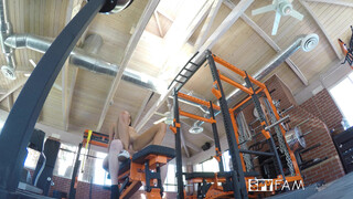 Athletic Sis Gives Bro BJ at Gym: XXX Video