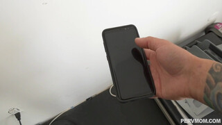 Sex with Gorgeous Friend's Mom: Amazing Experience