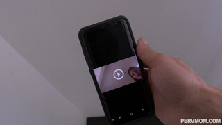 Sex with Gorgeous Friend's Mom: Amazing Experience